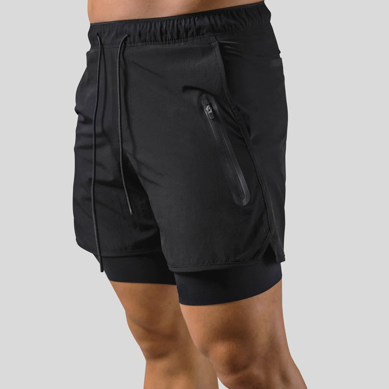 "2-in-1 sportbroek voor heren, blauw, met shorts en geïntegreerde zwarte compressielegging voor comfort en ondersteuning."