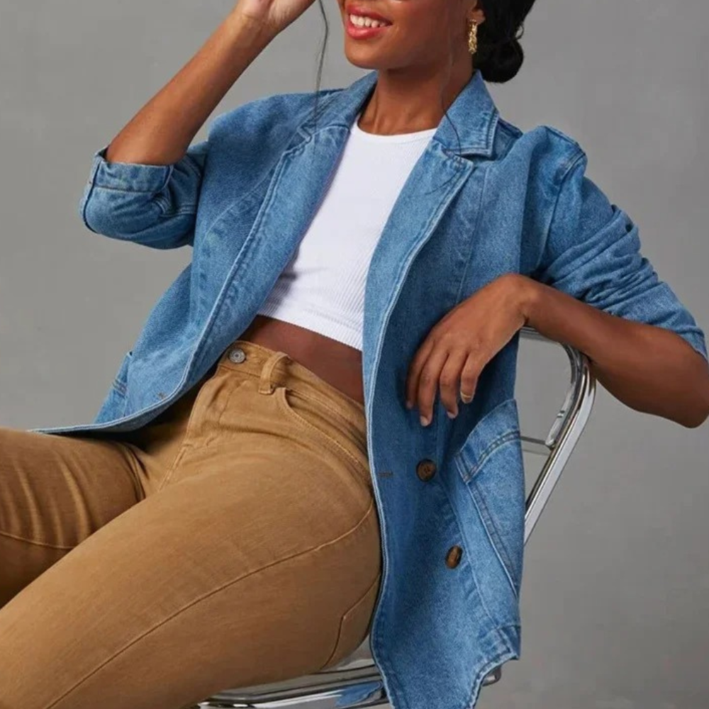Blauwe denim damesjas, casual stijl, ideaal voor lente en zomer, veelzijdig en trendy, perfect voor modieuze outfits.