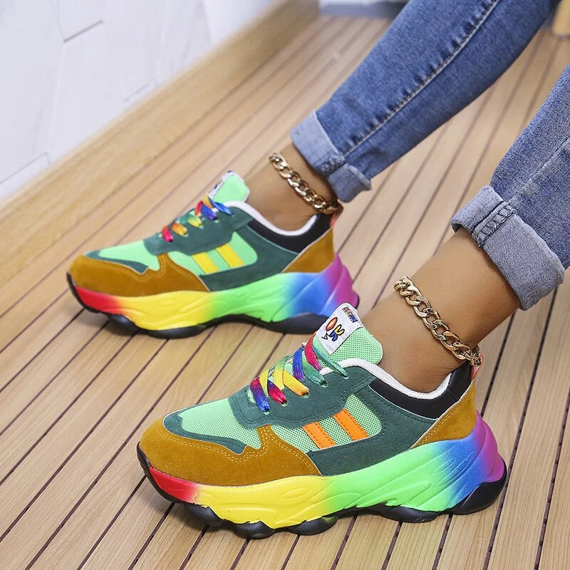 "Blauwe orthopedische sneakers voor dames, met modern ontwerp, ergonomische zool en ademend materiaal voor comfort."