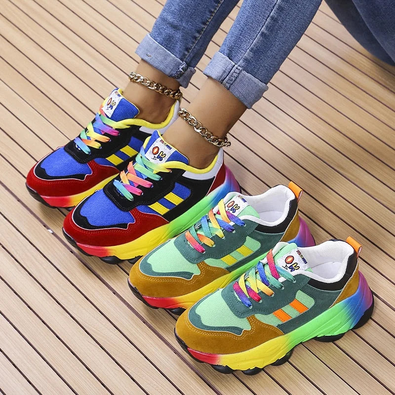 "Blauwe orthopedische sneakers voor dames, met modern ontwerp, ergonomische zool en ademend materiaal voor comfort."