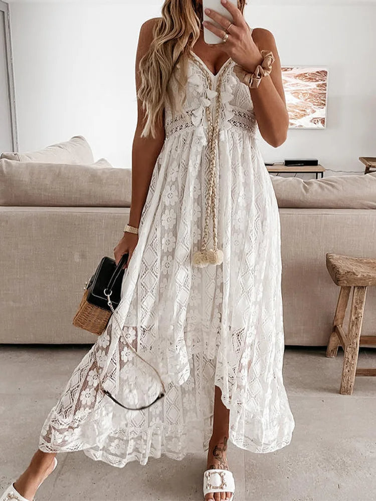 "Bohemian maxi jurk met kanten V-hals en flair mouwen, lichte stretch, voor een zomerse elegante look op het strand of feest.