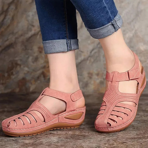 Bruine orthopedische sandalen in Romeinse stijl voor dames met klittenband en PU-leer, ideaal voor comfort en stijl.