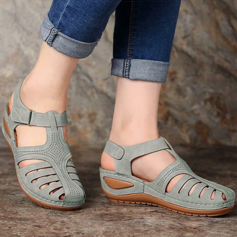Bruine orthopedische sandalen in Romeinse stijl voor dames met klittenband en PU-leer, ideaal voor comfort en stijl.