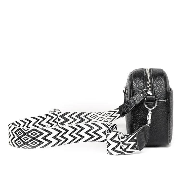 "Compacte leren handtas, elegant design, beige schoudertas voor dames met royale binnenruimte en duurzame PU-materialen."