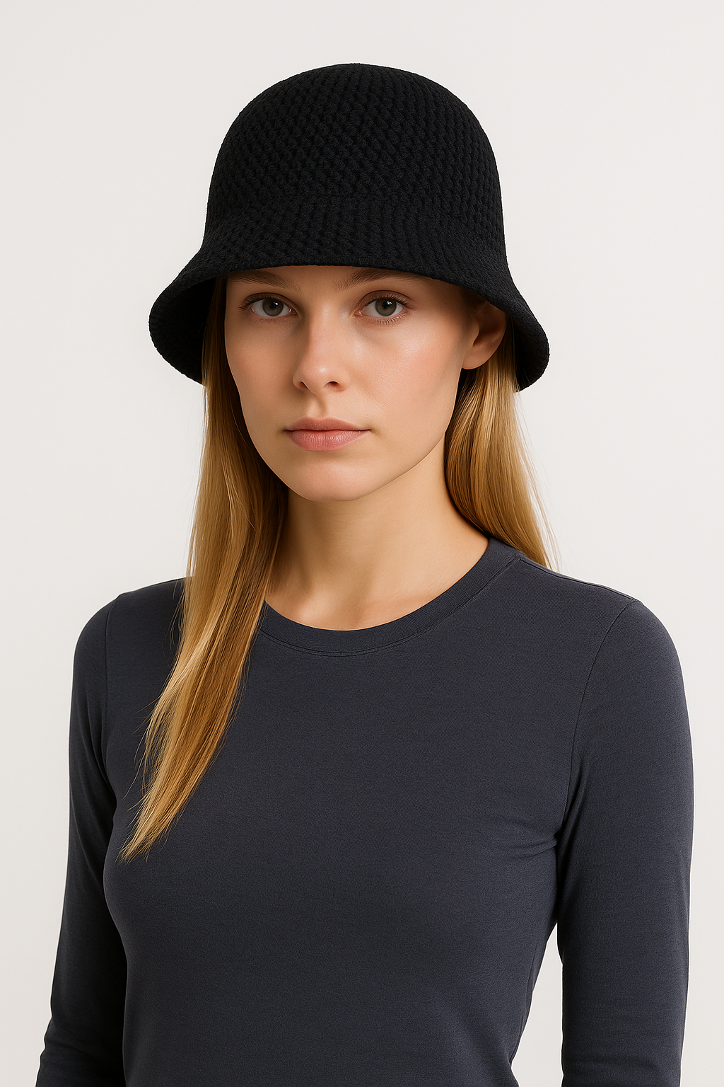 "Dahlia Zonnehoed, brede rand, ademend en opvouwbaar, elegante damesaccessoire voor ultieme zomerbescherming."