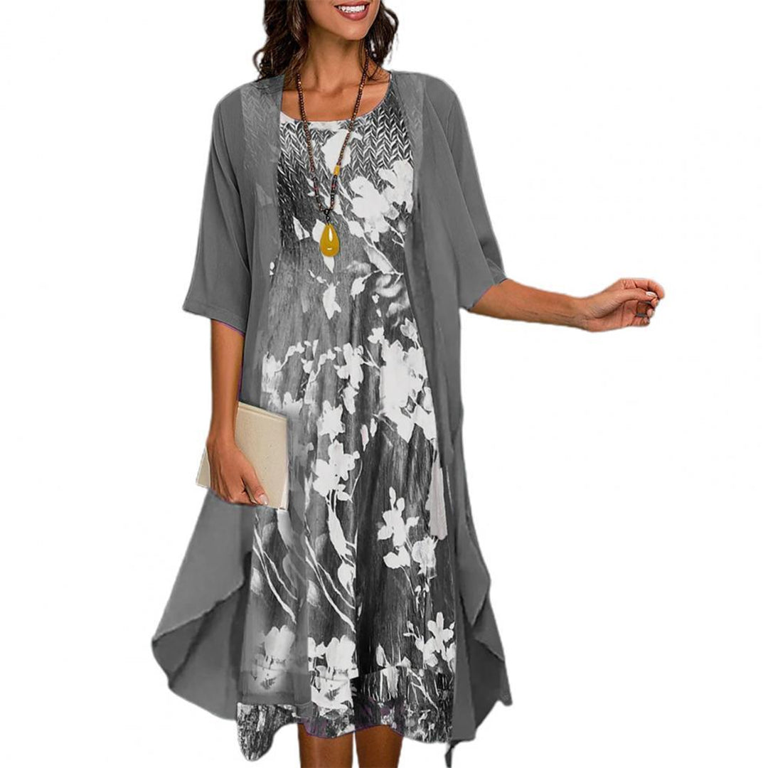 "Dames elastische zomerjurk, lichtblauwe kleur, elegante en luchtige stijl, perfect voor warme dagen en veelzijdige looks."