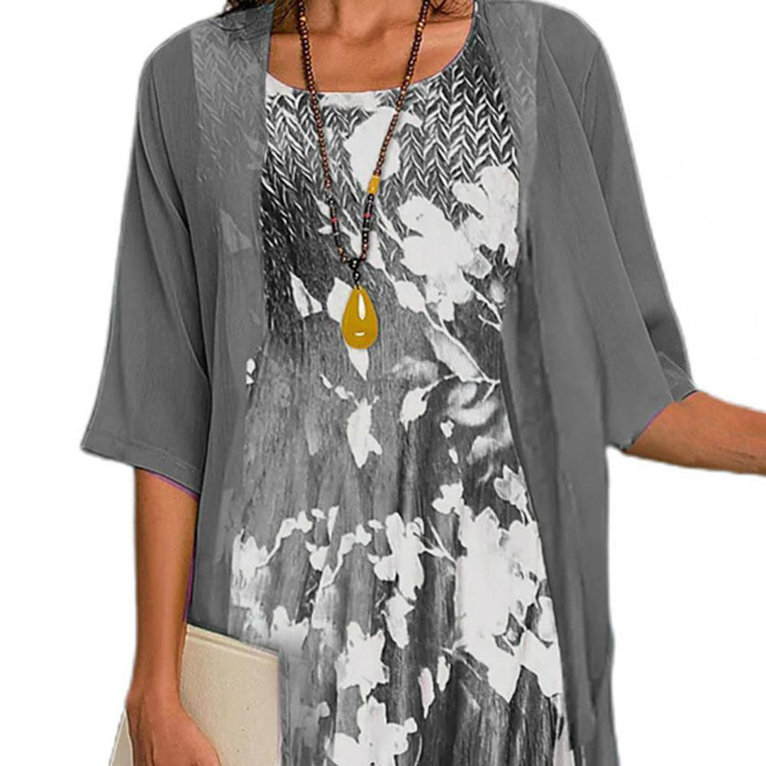 "Dames elastische zomerjurk, lichtblauwe kleur, elegante en luchtige stijl, perfect voor warme dagen en veelzijdige looks."