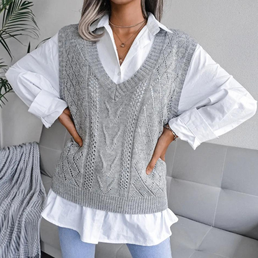 "Elegant kabelgebreid V-hals vest zonder mouwen voor vrouwen, verkrijgbaar in abrikoos, blauw en grijs."