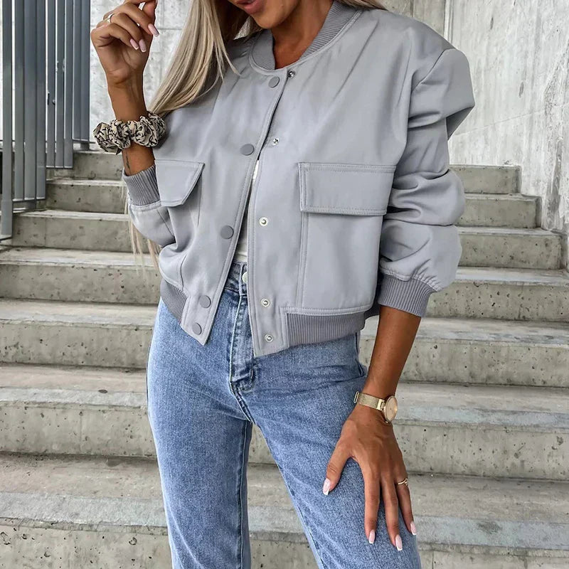 "Elegante damesjas Luna, casual en stijlvol, in diverse kleuren zoals zwart, olijf, met katoen-polyester mengsel."