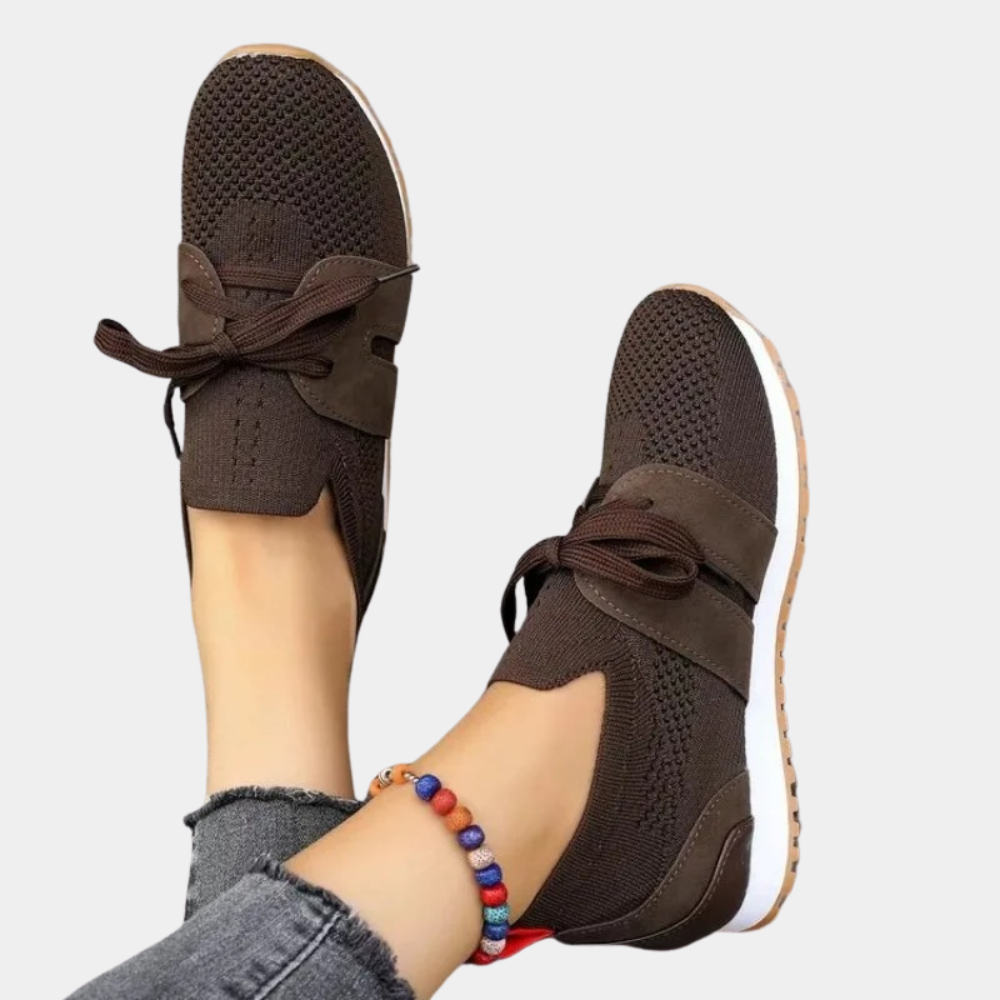 "Elegante damessneakers in zwart met modern ontwerp, comfortabele pasvorm en zachte binnenzool voor dagelijks gebruik"