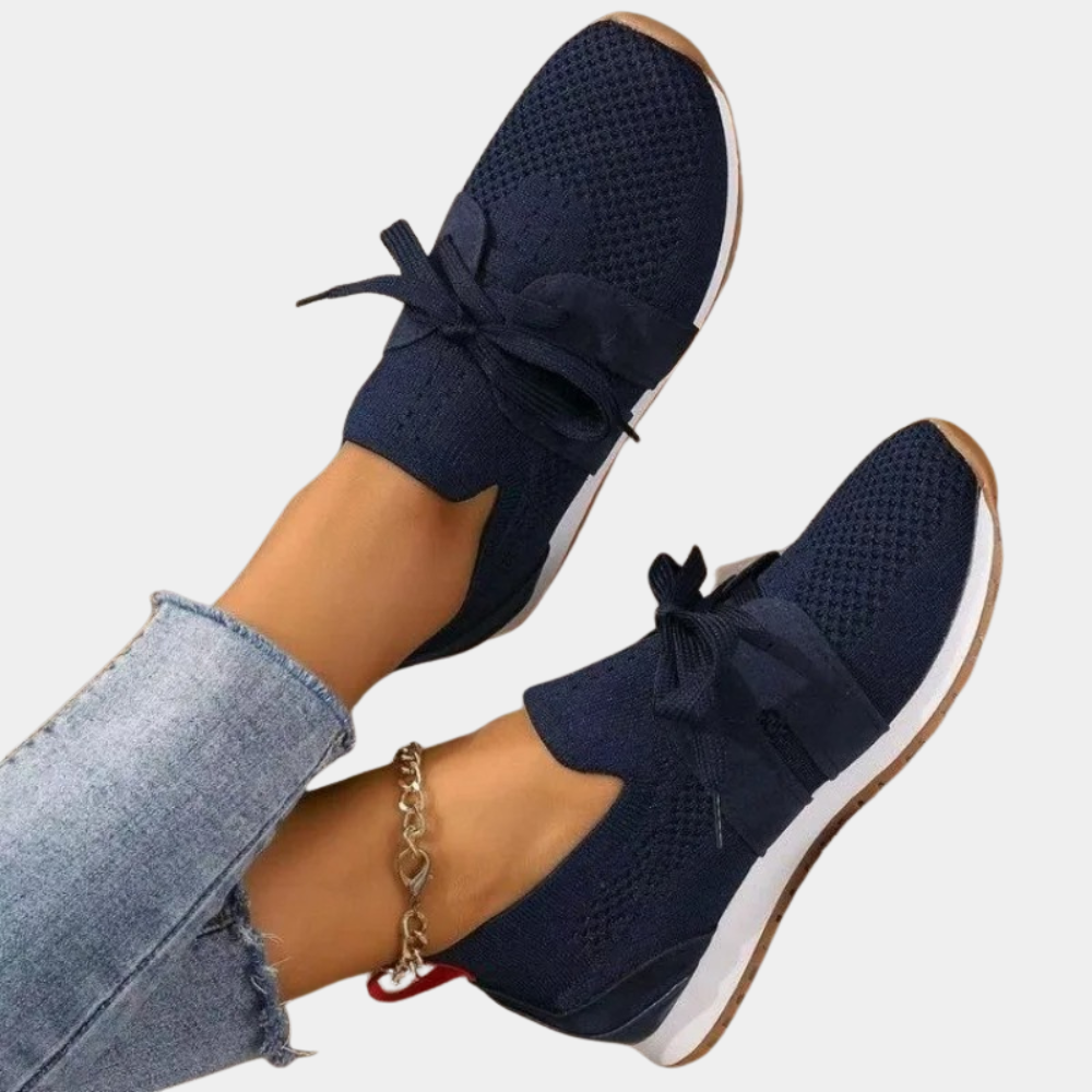 "Elegante damessneakers in zwart met modern ontwerp, comfortabele pasvorm en zachte binnenzool voor dagelijks gebruik"