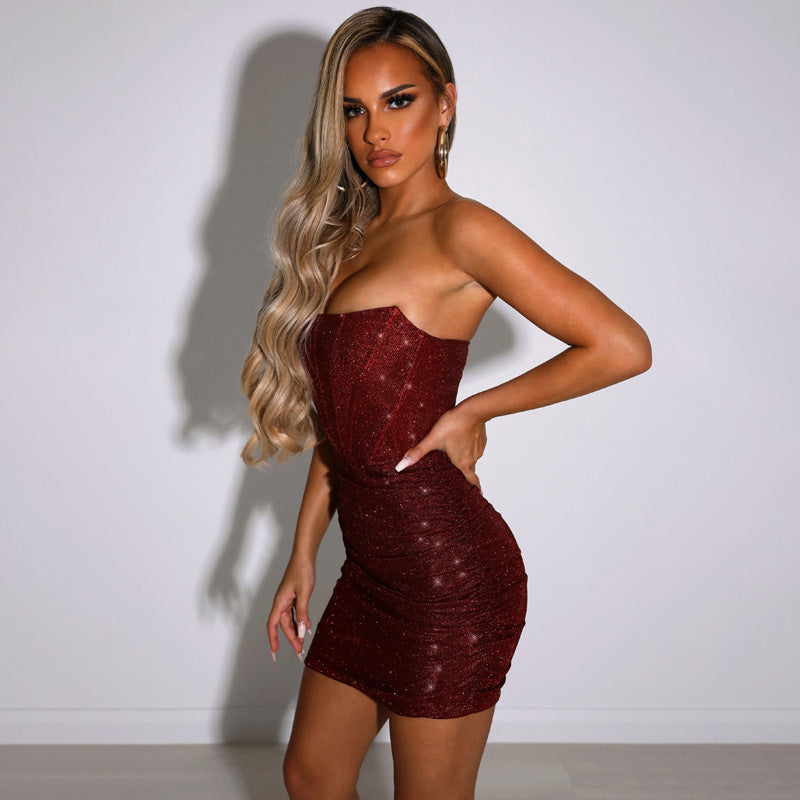 "Elegante glamour mini jurk met korset, zilver kleur, glanzend materiaal, flatterende pasvorm, geschikt voor chique evenement