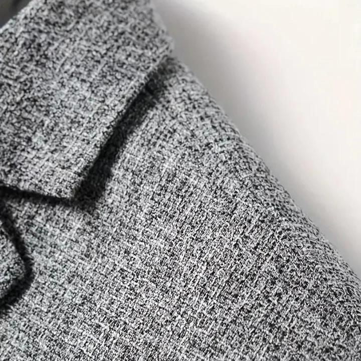 "Elegante herens blazer in marineblauw met klassiek ontwerp; veelzijdig voor elke gelegenheid en gemaakt van hoogwaardige sto