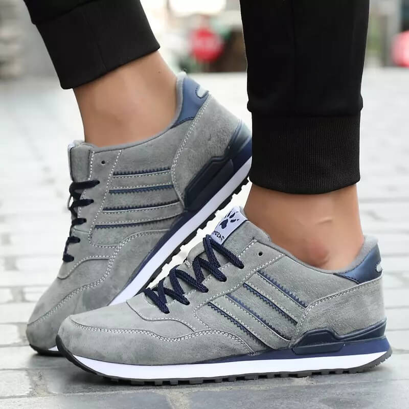 "Elegante klassieke herensneaker, minimalistisch ontwerp, hoogwaardig materiaal, comfortabel en duurzaam voor dagelijks gebru