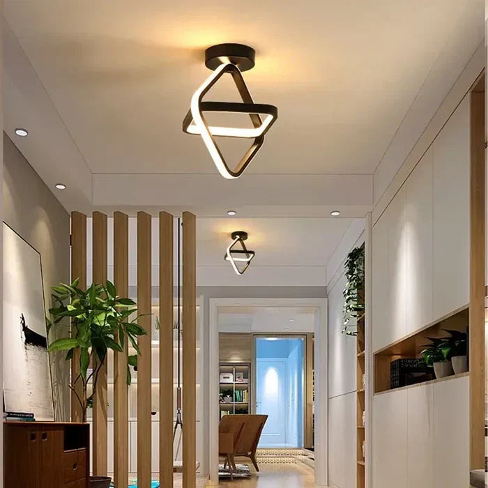 "Elegante LED plafondlamp met dubbel ring design, modern en energiezuinig. Helder warm wit licht, geschikt voor elk interieur