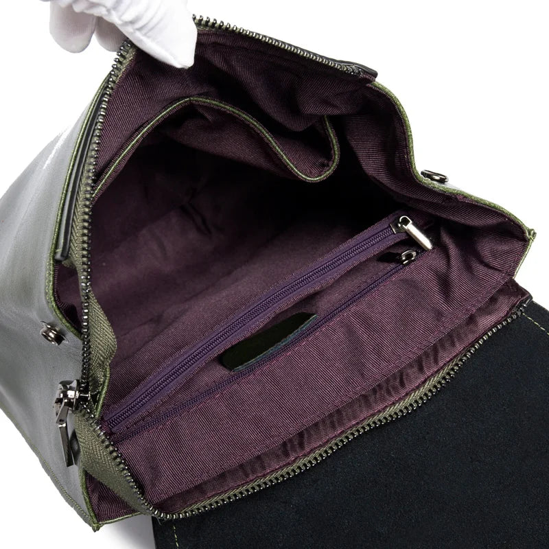 "Elegante leren rugzak met veelzijdige opbergruimte, hoogwaardig leer, tijdloos ontwerp, ideaal voor modebewuste vrouwen."