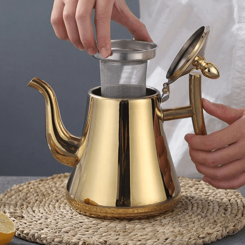 "Elegante roestvrijstalen inductie waterkoker met filter, snelle verhitting, modern design, geschikt voor elke keuken."