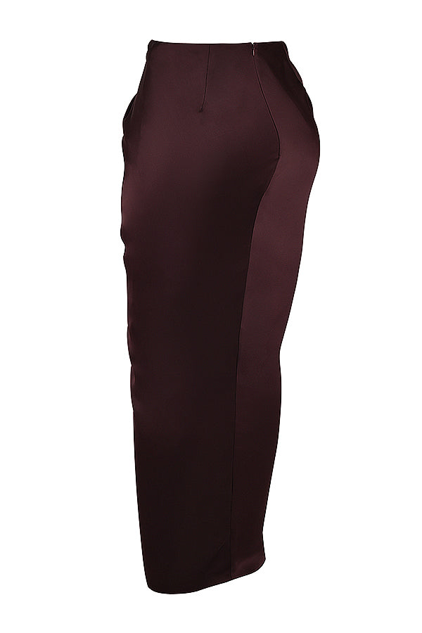 "Elegante satijnen Odette set met corset-top en maxirok, luxe diepe tinten voor stijlvolle vrouwelijke uitstraling."
