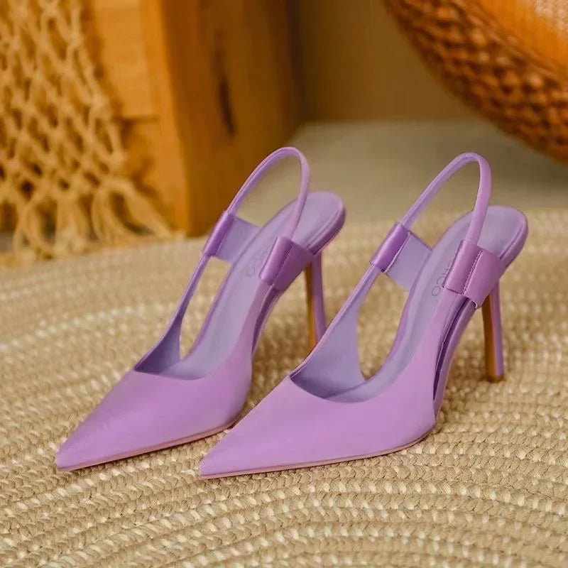 "Elegante slingback pumps met hoge hak, puntige neus, en slingback bandje, perfect voor chique evenementen en dagelijks comfo