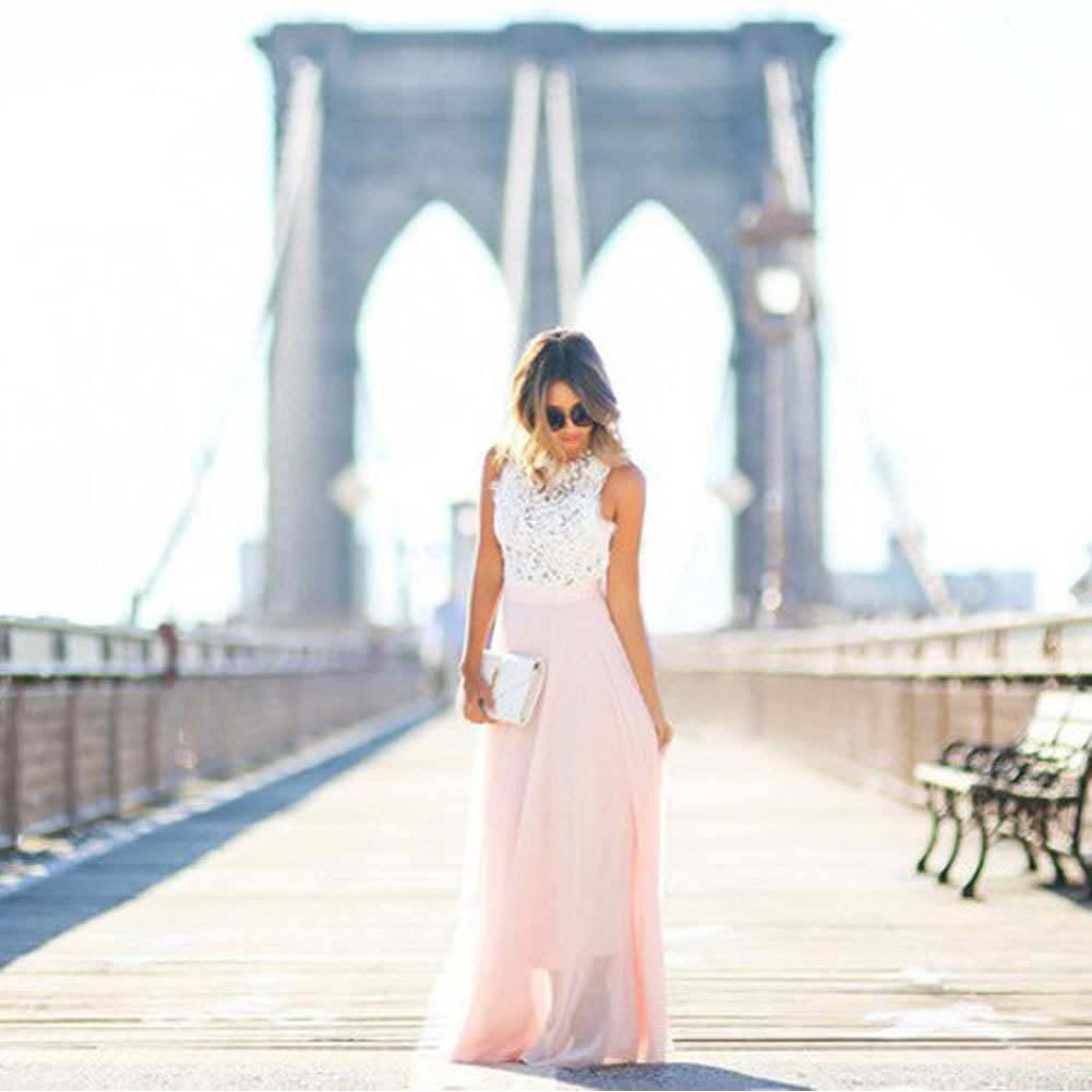 "Elegante witte chiffon maxi-jurk voor vrouwen met vloeiende lijnen, perfect voor bruiloften en zomerevenementen"