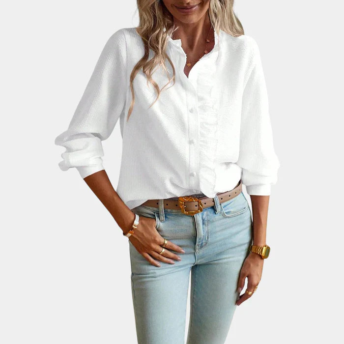 Gestreepte dames blouse met verfijnde ruches, knoopsluiting, klassieke kraag, elegante uitstraling; geschikt voor elke gelege