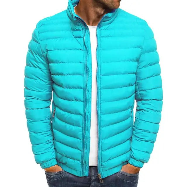 Grijze slanke heren tussenjas met opstaande kraag, moderne uitstraling, ideaal voor lente en zomer. Comfort en stijl gecombin