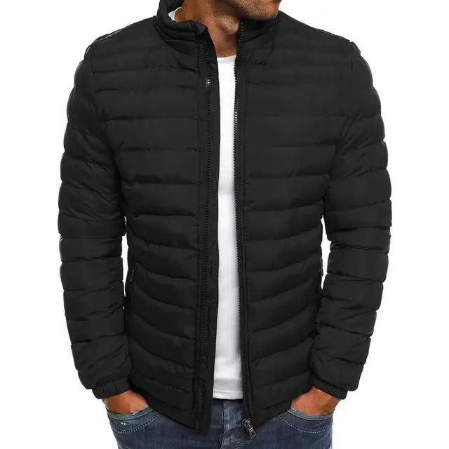 Grijze slanke heren tussenjas met opstaande kraag, moderne uitstraling, ideaal voor lente en zomer. Comfort en stijl gecombin