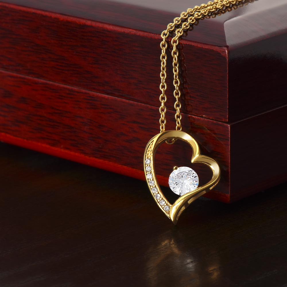 "Hartvormige ketting met sprankelende zirkonia, verstelbare lengte en elegant ontwerp voor dames, symbool van tijdloze liefde