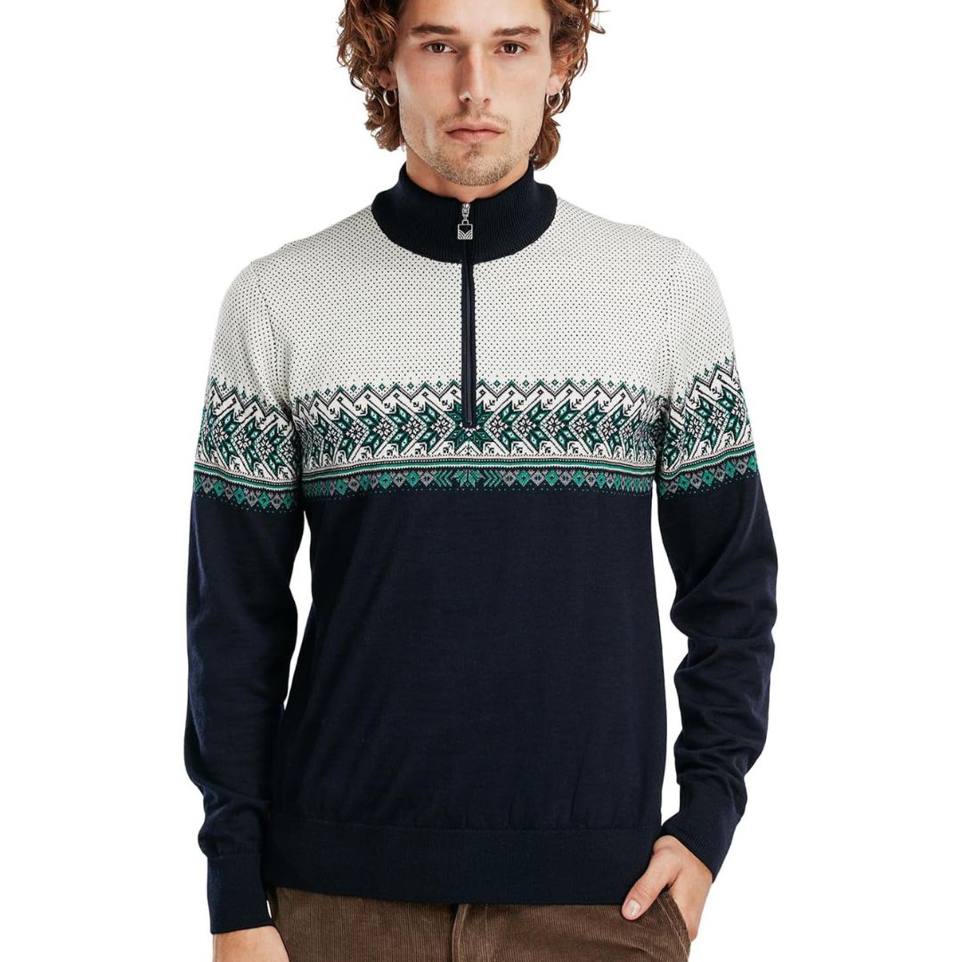 "Hovden heren trui in lichtgewicht stof met tijdloos patroon en elegante look, ideaal voor elke gelegenheid."