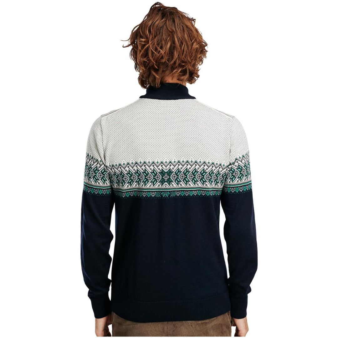 "Hovden heren trui in lichtgewicht stof met tijdloos patroon en elegante look, ideaal voor elke gelegenheid."
