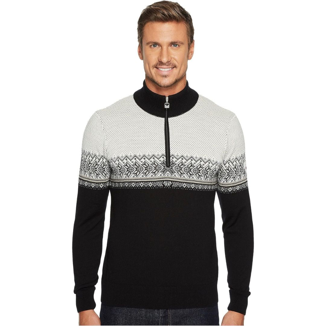 "Hovden heren trui in lichtgewicht stof met tijdloos patroon en elegante look, ideaal voor elke gelegenheid."