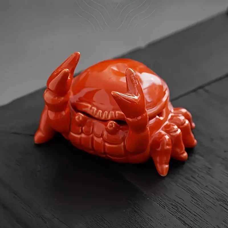 "Keramische krabasbak in krabvorm, uniek decoratief object voor interieur, gemaakt van duurzaam keramiek, speelse flair."