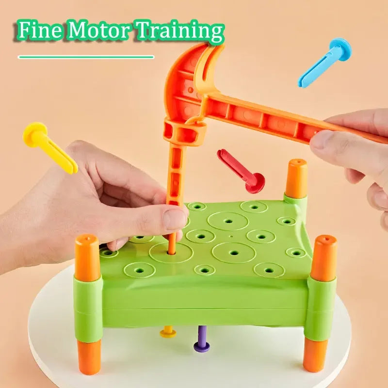 "Kinderspeelgoed Nail & Knock™: kleurrijke hamerset voor motorische ontwikkeling en kleurherkenning, stevig ABS materiaal."
