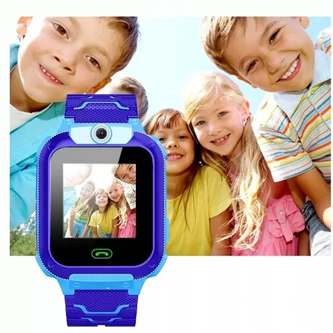 "Kindvriendelijke GPS smartwatch in blauw met kleurrijk scherm voor veiligheid en educatief spelplezier."