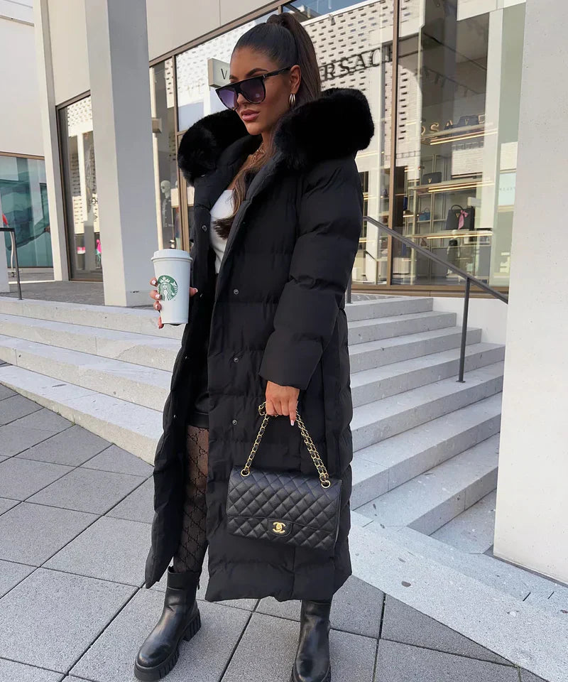 Lange gewatteerde dames winterjas met faux fur kraag, premium isolatie en zakken, in zwart of beige, voor stijl en comfort.