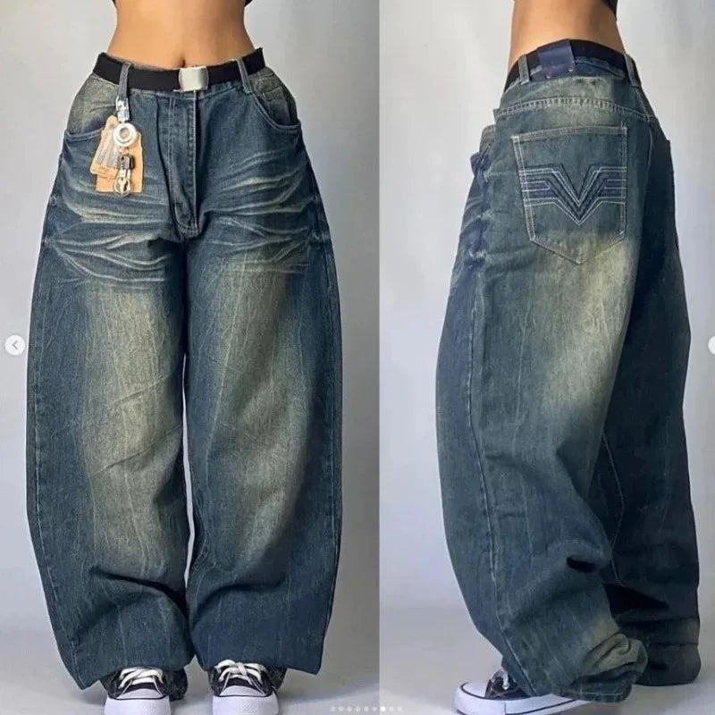 "Lichtblauw gewassen unisex baggy cargospijkerbroek met retro flair, wijde pijpen en vintage uitstraling, perfect voor street