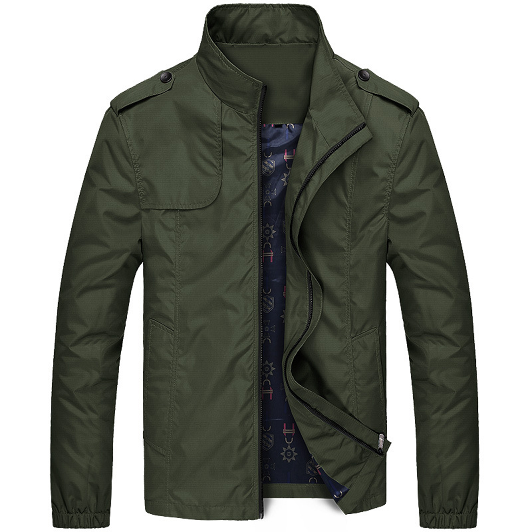 "Lichte heren zomerjas, ademend met stoere kraag en schouderdetails, ideaal voor casual of sportieve outfits, zomermode"