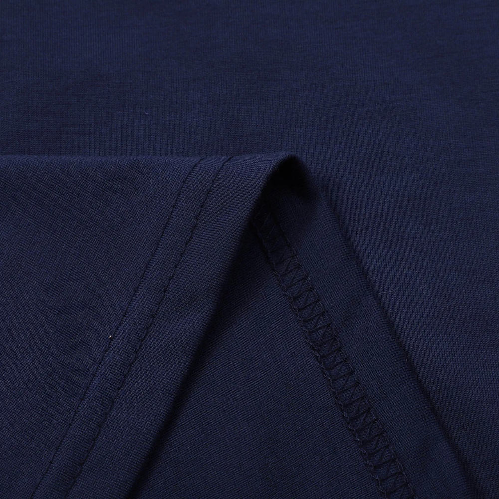 "Lichte heren zomertrui met rits, verkrijgbaar in marineblauw, oranje, zwart en wit, moderne stijlvolle look."