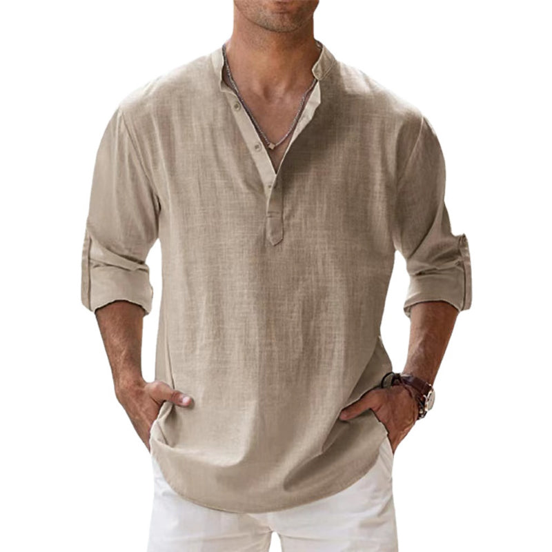 Lichtgewicht linnen herenoverhemd, Henley stijl, lange mouw, in lichtblauw. Perfect voor zomer en casual uitjes.