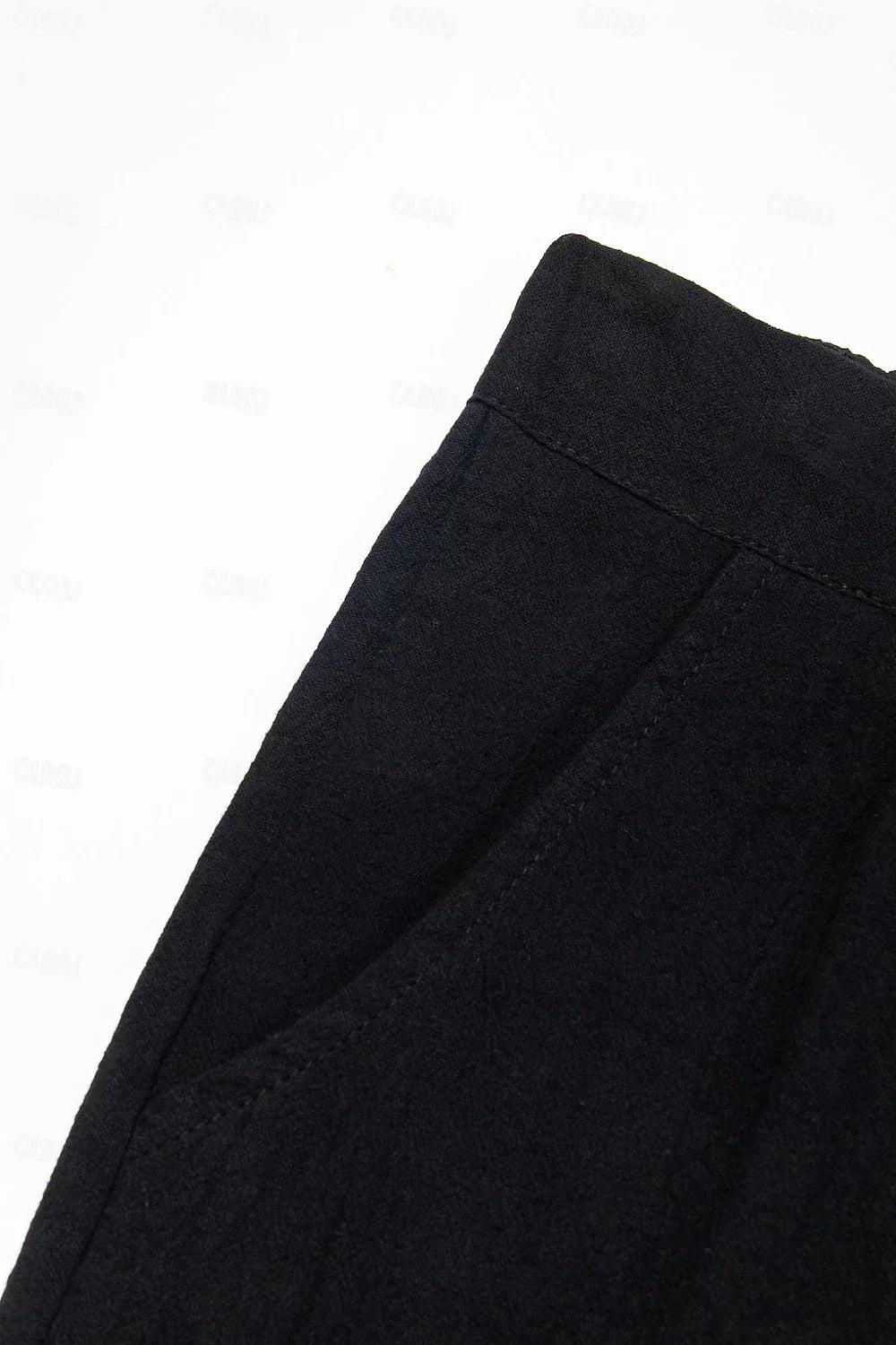 "Linnen-katoenen heren korte broek, zomerstijl, beige kleur, lichtgewicht en ademend ontwerp, geschikt voor casual uitjes."