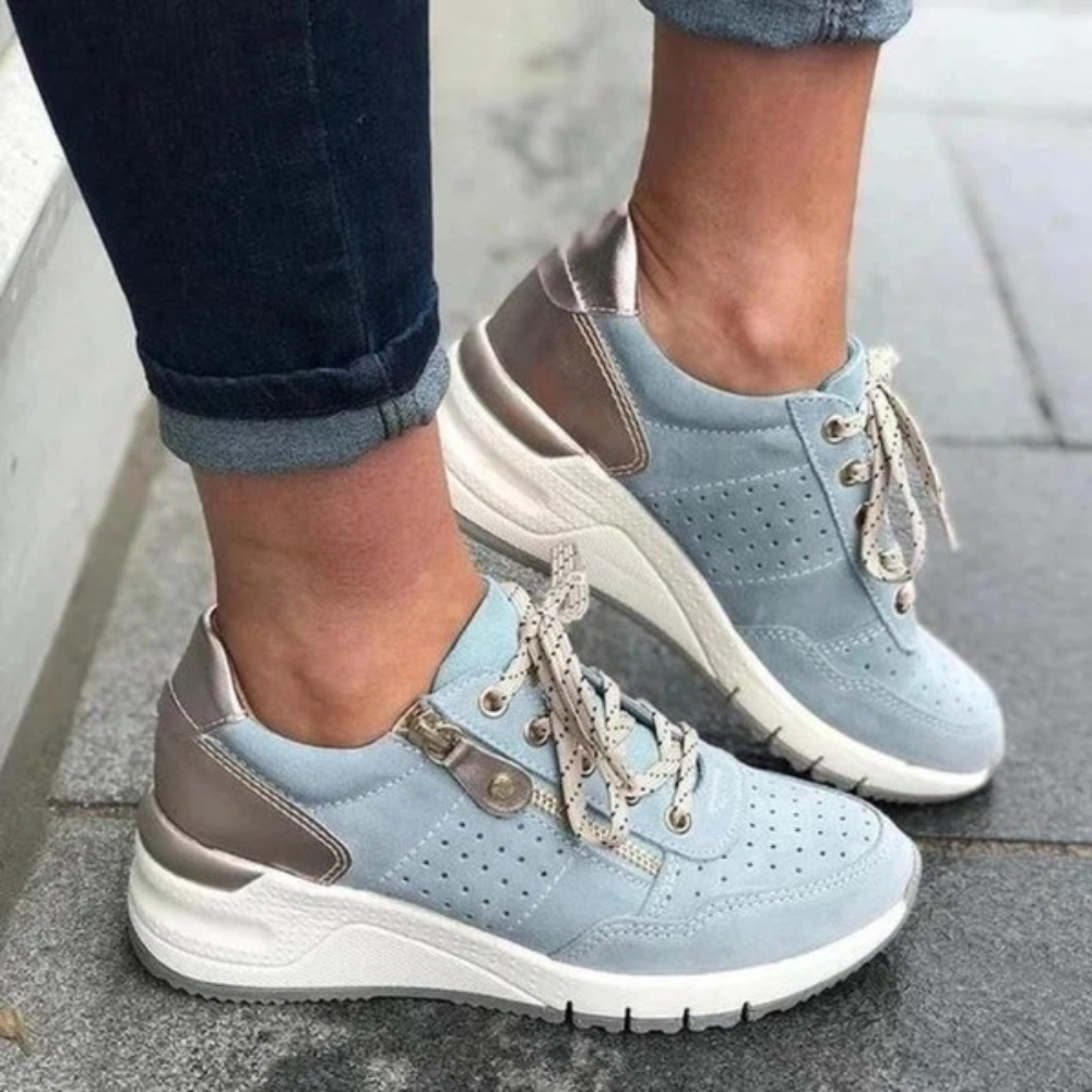 "Liyah dames sneakers, zwart model; eigentijds ontwerp, zacht binnenmateriaal, perfect voor dagelijks comfort en stijl."