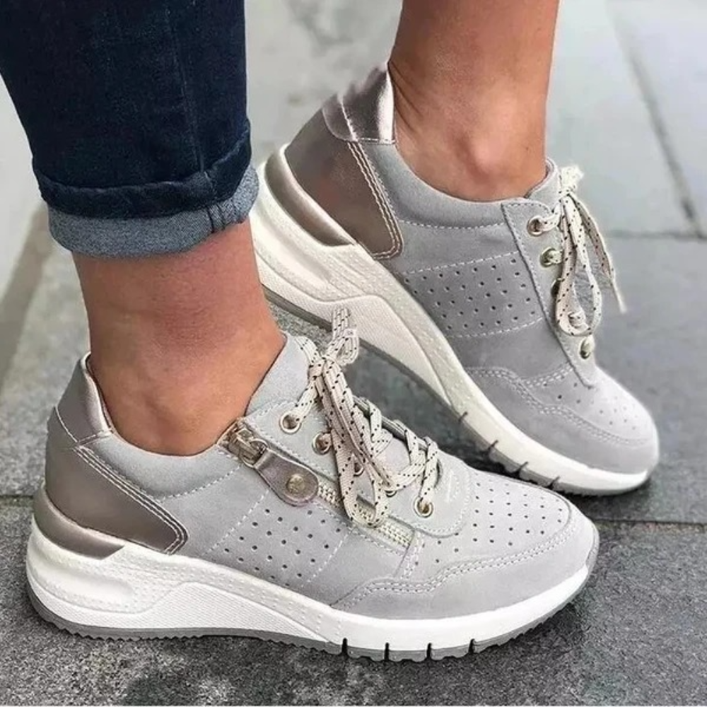"Liyah dames sneakers, zwart model; eigentijds ontwerp, zacht binnenmateriaal, perfect voor dagelijks comfort en stijl."