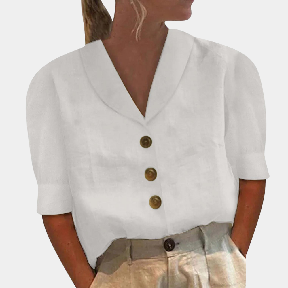 "Luchtige damesblouse in grijs linnen met elegante envelop halslijn, stijlvolle knopen, perfect voor lente en zomer."