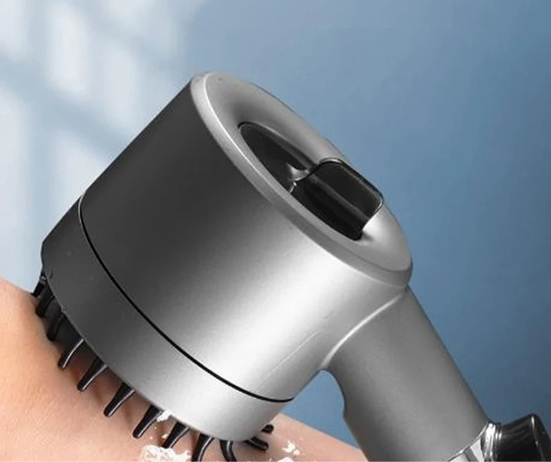 "Luxe waterbesparende douchekop met krachtig sproei-effect en filtertechnologie, voor zachte huid en gezond haar."
