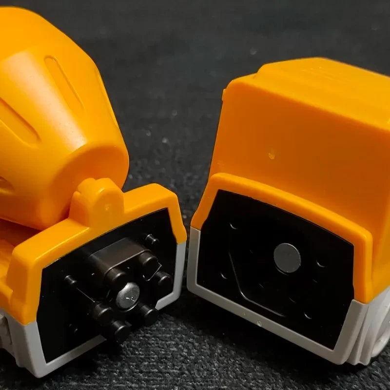 "Magische speelgoedtruck die transformeert in robot, kleurrijk design, duurzaam ABS-materiaal voor creatieve kinderen."