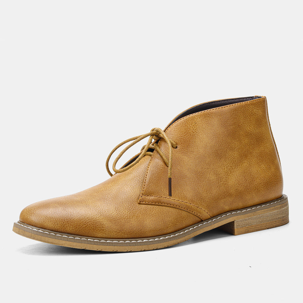 "Mannelijke desert boots in suède-leer, bruin. Comfortabele, duurzame herenschoenen. Perfect voor herfst en winter."