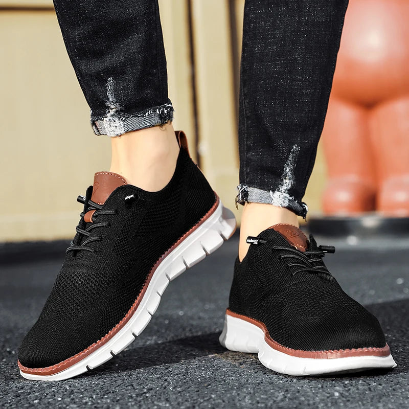 "Mannen sneakers in diverse kleuren, stijlvol ontwerp, zijaanzicht. Verkrijgbaar in khaki, wit en zwart, maat 40-51."