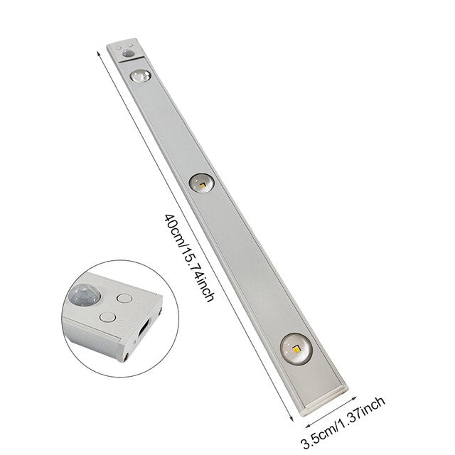 "Moderne draadloze LED wandlamp met bewegingssensor, energiezuinig en elegant, ideaal voor elke woonruimte."