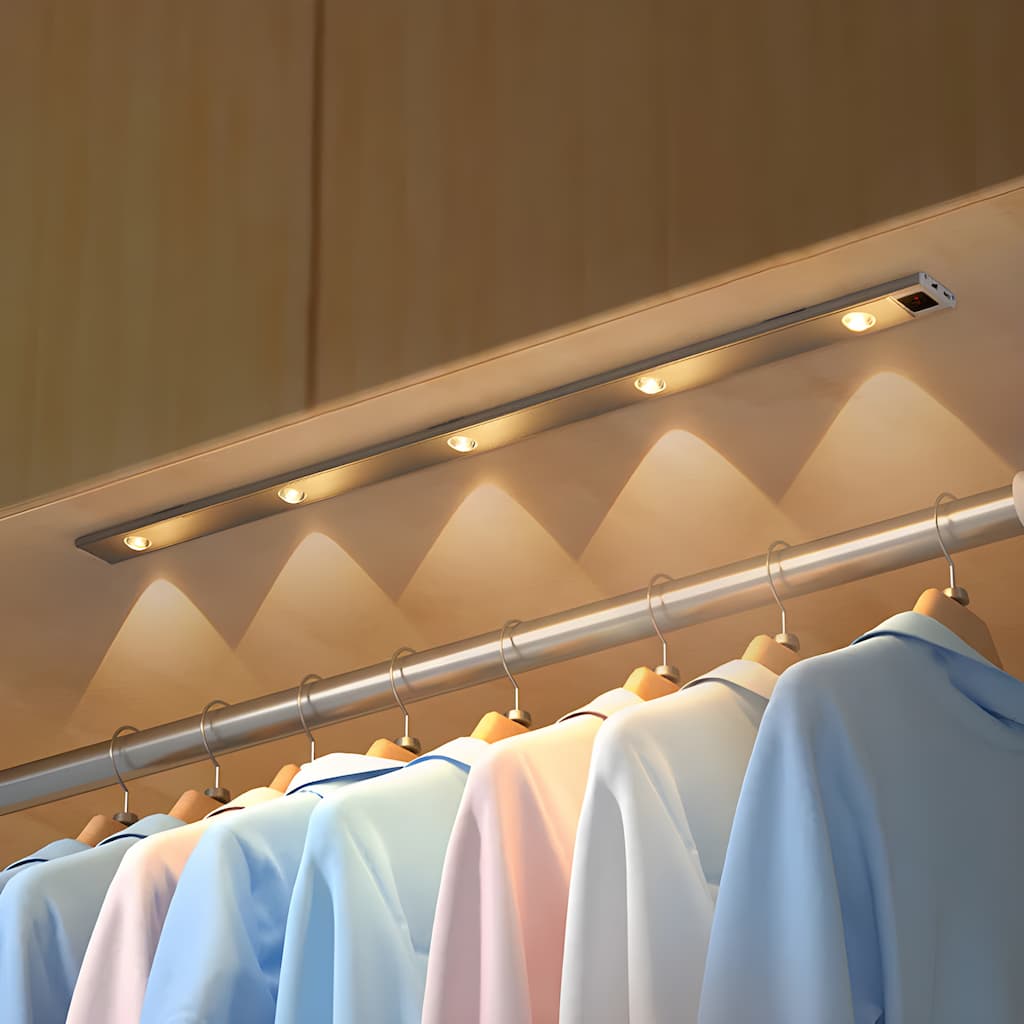 "Moderne draadloze LED wandlamp met bewegingssensor, energiezuinig en elegant, ideaal voor elke woonruimte."