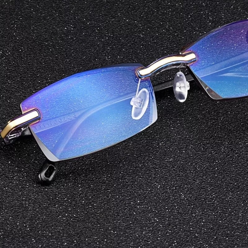 "Moderne multifocale leesbril met bruine frame en onverwoestbaar design, biedt elegantie en duurzame zichtcorrectie."